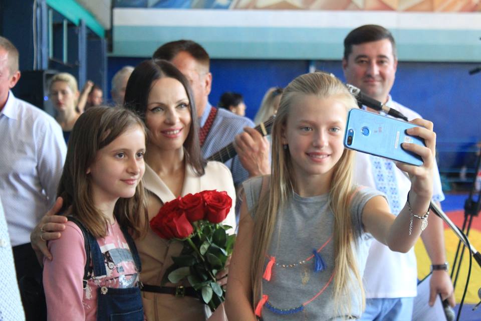 До Ніжина на турнір з вільної боротьби завітала олімпійська чемпіонка (Фото)