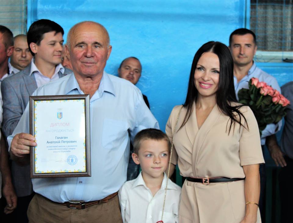 До Ніжина на турнір з вільної боротьби завітала олімпійська чемпіонка (Фото)