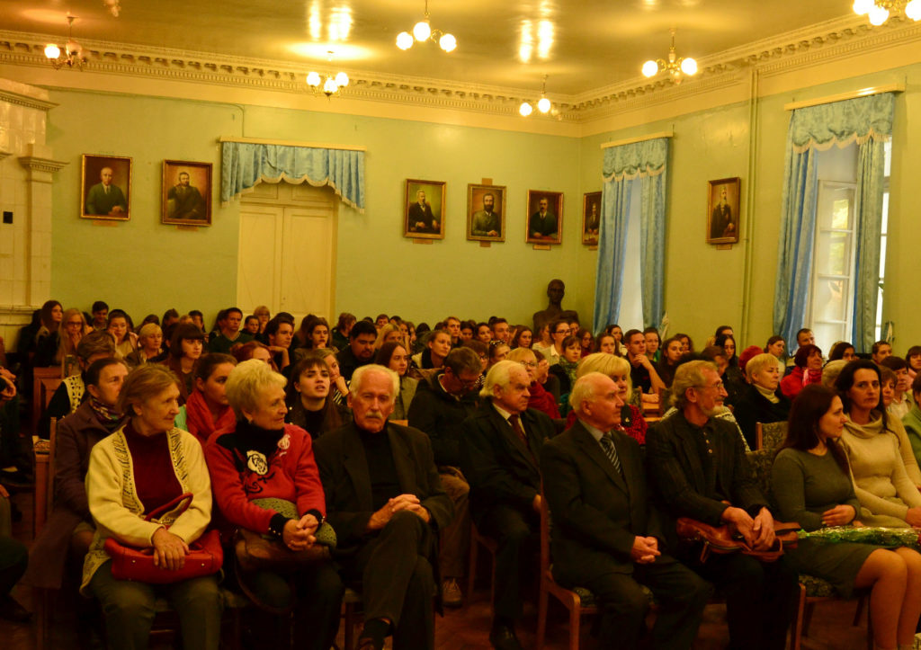 Любовні інтриги “часів Онєгіна” розгорнулись в Ніжинському виші – Новини та дошка оголошень Ніжина