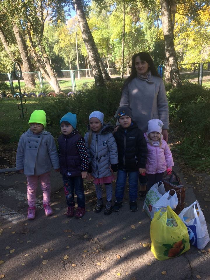 Ніжинці привітали людей похилого віку (Фото) – Новини та дошка оголошень Ніжина