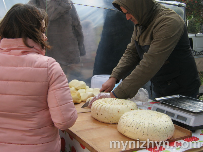 Розпочався Покровський ярмарок. Що вже можна купити?