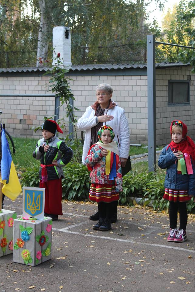 У НІЖИНІ ПРИЗОВНИКІВ УРОЧИСТО ПРОВЕЛИ ДО ЛАВ ЗСУ