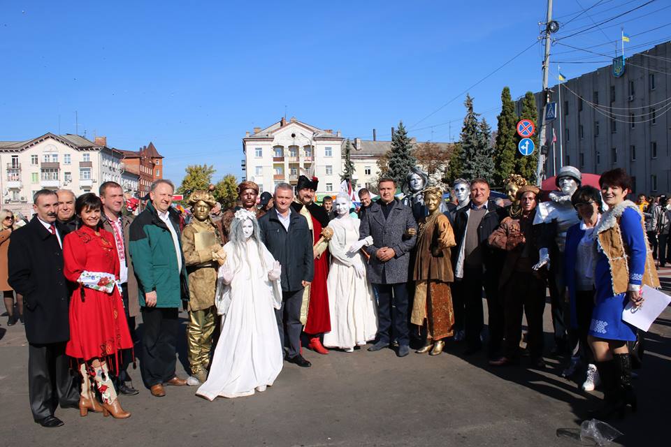 Ніжинський Покровський ярмарок у світлинах. Фото Валерія Кичка. Ч 1