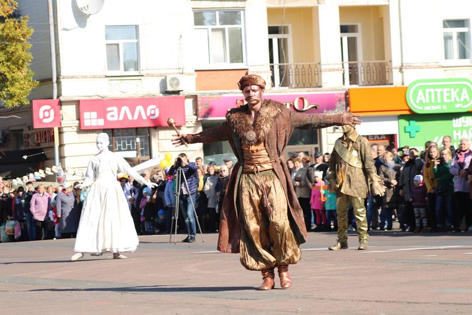 Ніжинський Покровський ярмарок у світлинах. Фото Валерія Кичка. Ч 1