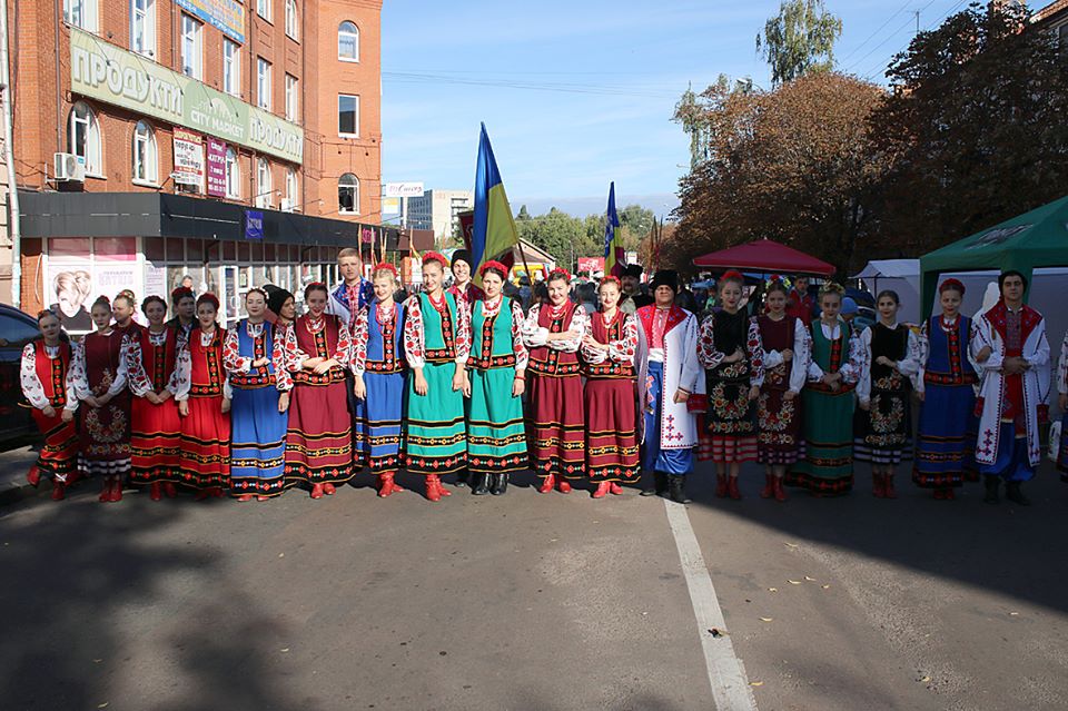 Ніжинський Покровський ярмарок у світлинах. Фото Валерія Кичка. Ч 1