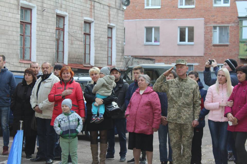 У Ніжині призовників урочисто провели до лав збройних сил. Фото