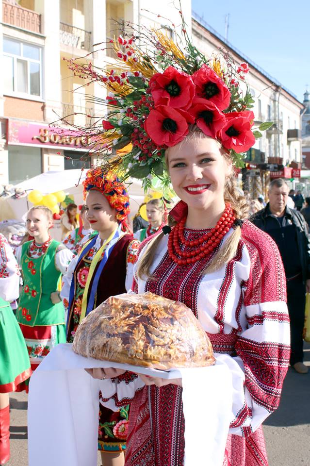 Ніжинський Покровський ярмарок у світлинах. Фото Валерія Кичка. Ч 1