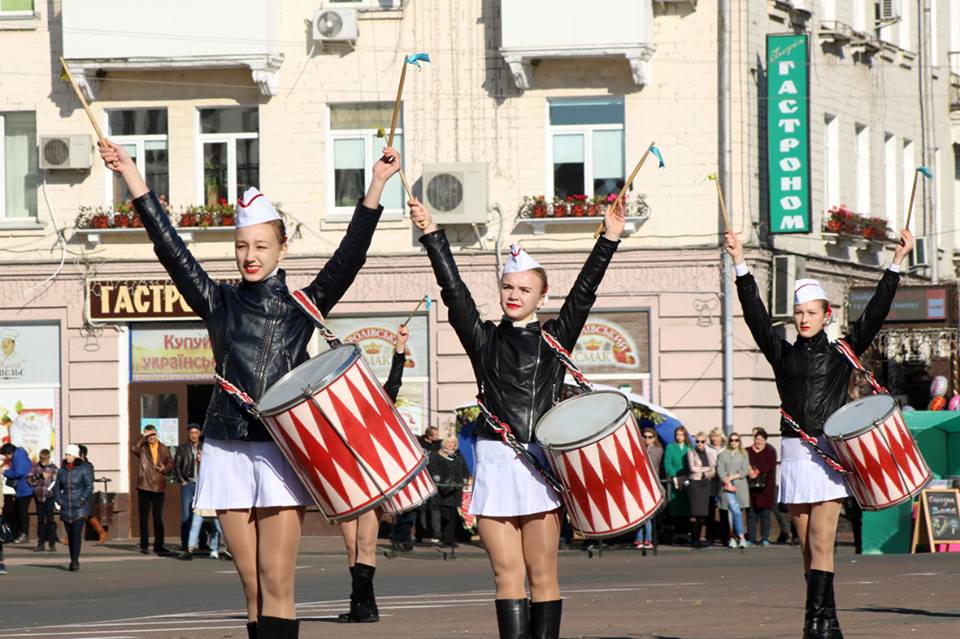 Ніжинський Покровський ярмарок у світлинах. Фото Валерія Кичка. Ч 1