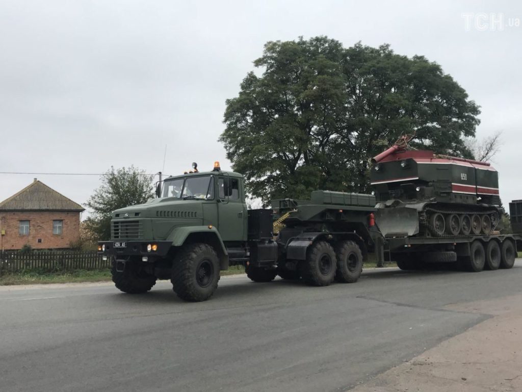 ВІД ВИБУХІВ НА ЧЕРНІГІВЩИНІ СИЛЬНО ПОСТРАЖДАЛО ВІЙСЬКОВЕ МІСТЕЧКО, ДЕ ЖИВУТЬ РОДИНИ СЛУЖБОВЦІВ