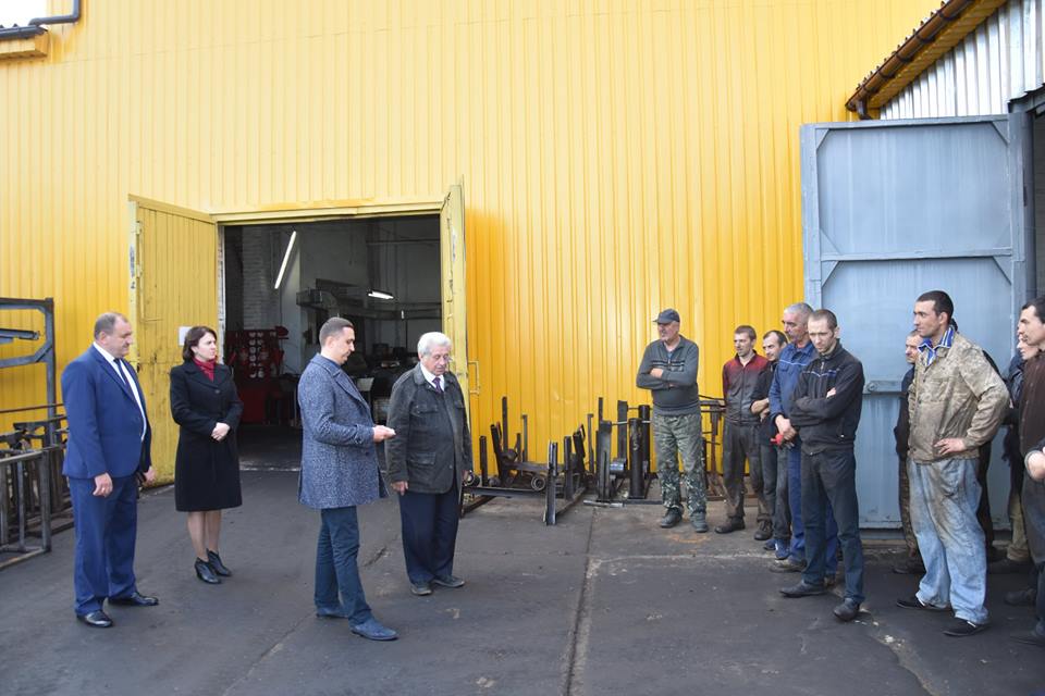 Про досягнення, носівські смаколики і ремонт доріг