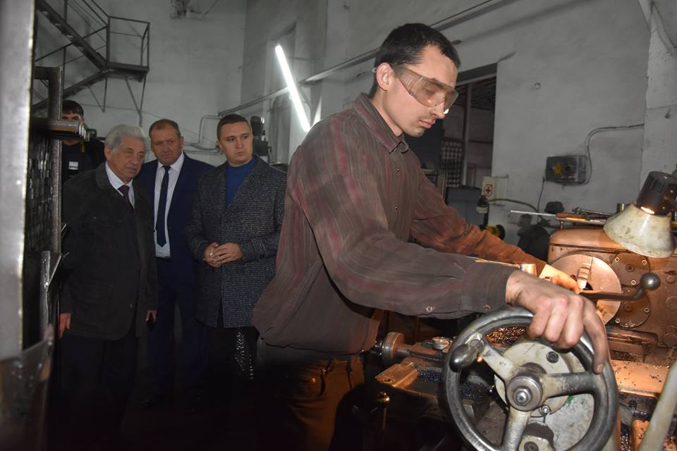 Про досягнення, носівські смаколики і ремонт доріг