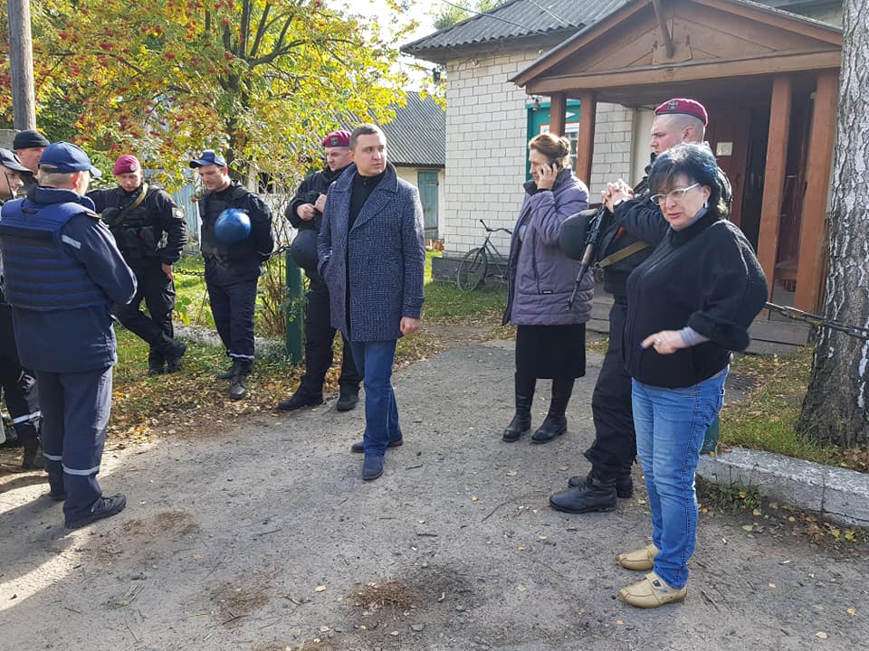 Оперативна інформація щодо ліквідації наслідків пожежі на території 6 арсеналу Міністерства оборони поблизу смт Дружба (станом на 12 годину 10 жовтня)