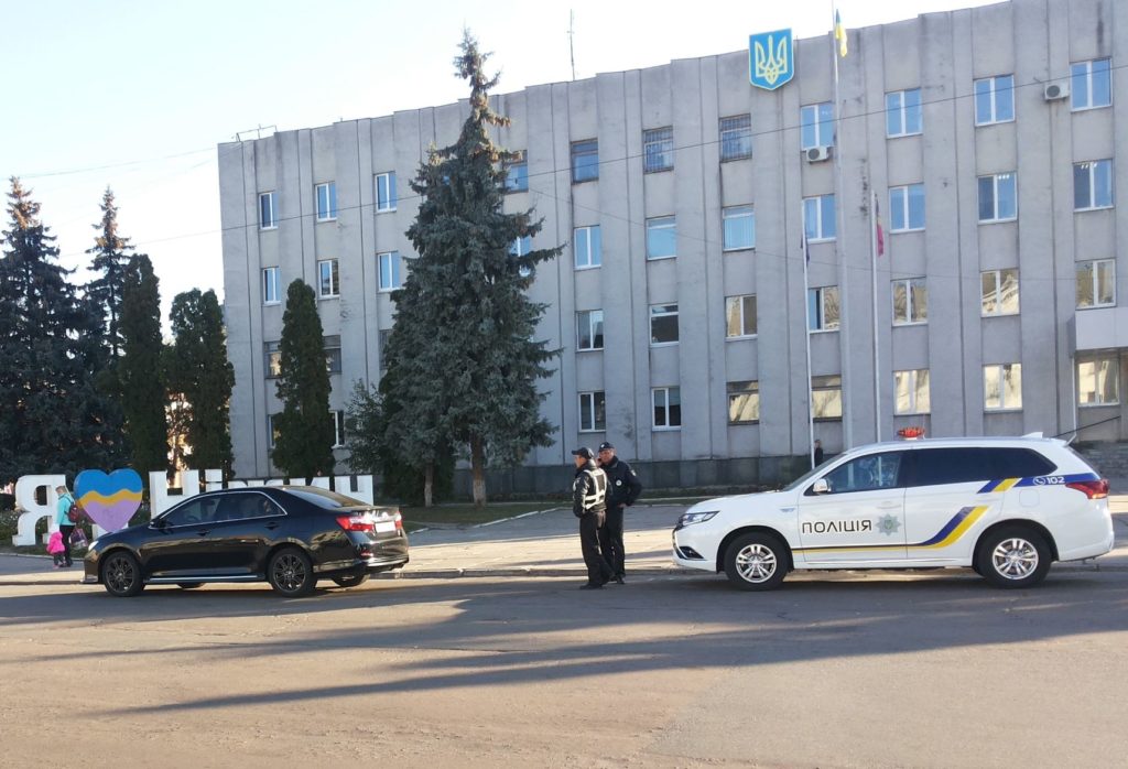 Стоп авто: у Ніжині активісти оголосили бойкот цінам на пальне. Фото