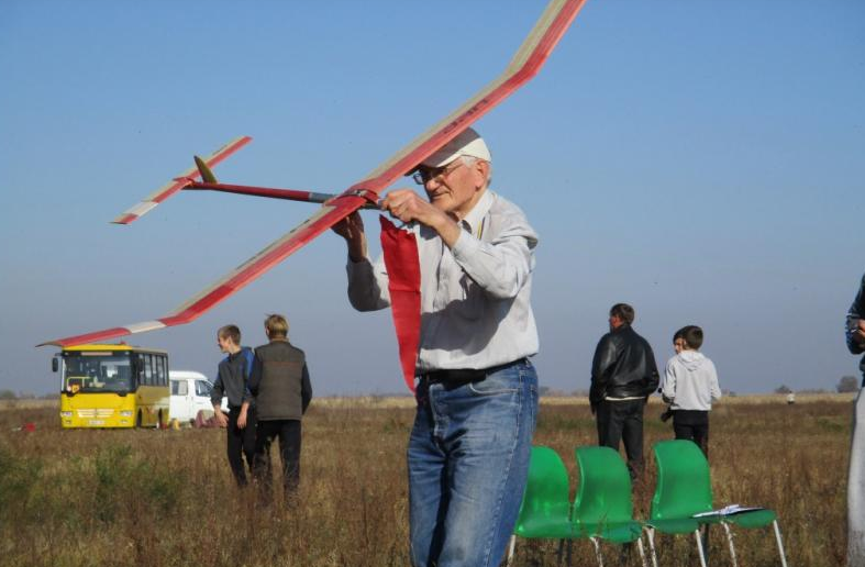 На Чернігівщині відбулися змагання з авіамодельного спорту (Фото)