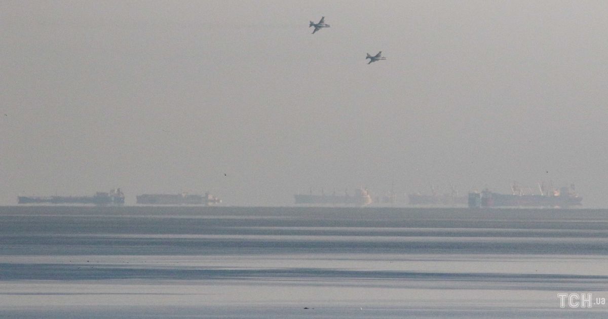 Захоплення українських кораблів в Азовському морі: як відреагував офіційний Київ - Укрaїнa - TCH.ua