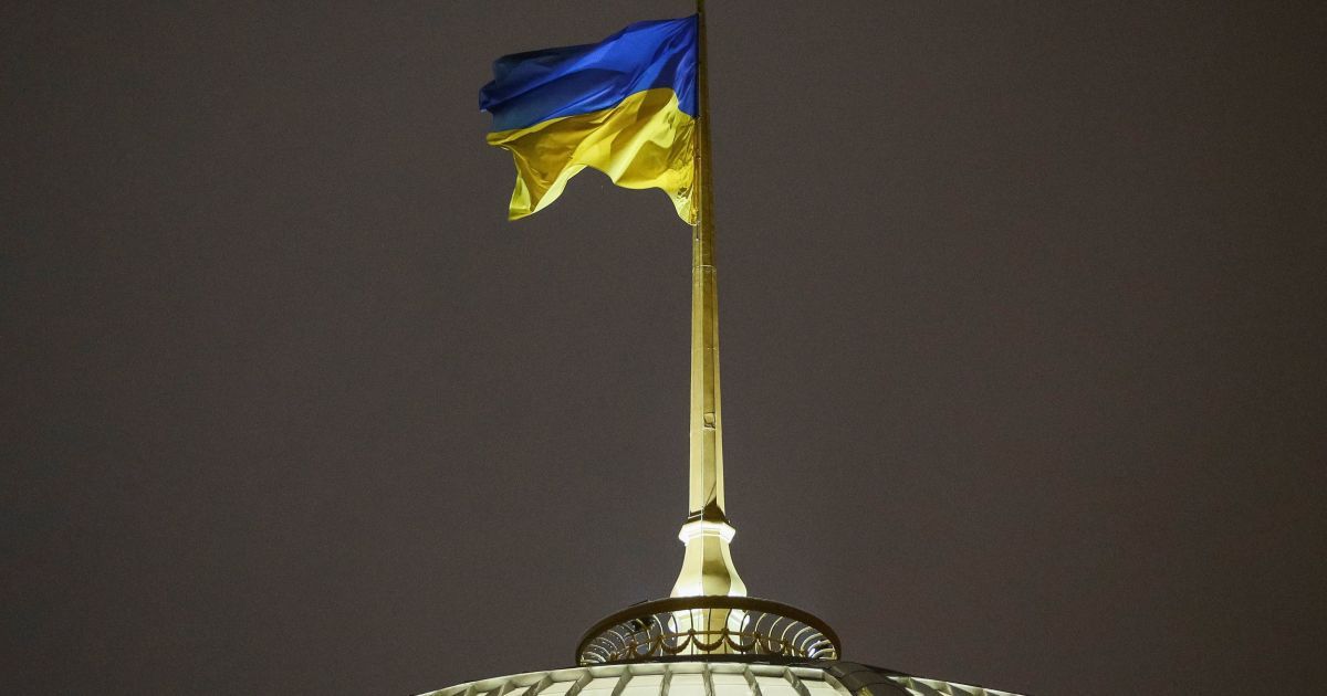Воєнний стан в Україні: як працюватимуть держустанови та оновлені правила в'їзду росіян до країни і Криму - Укрaїнa - TCH.ua