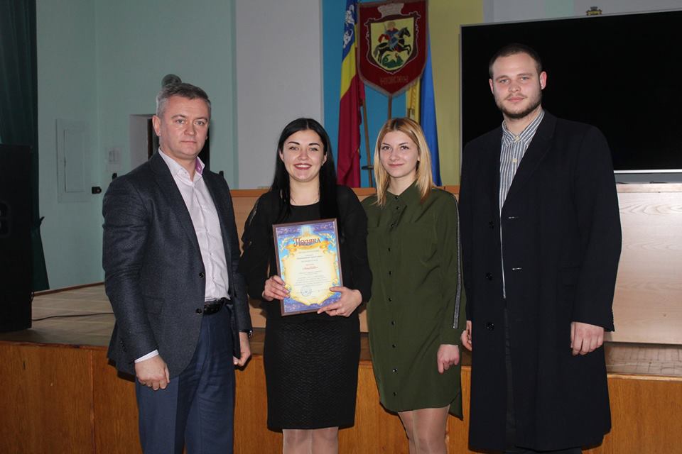 У Ніжині відзначили талановиту студентську молодь. Фото