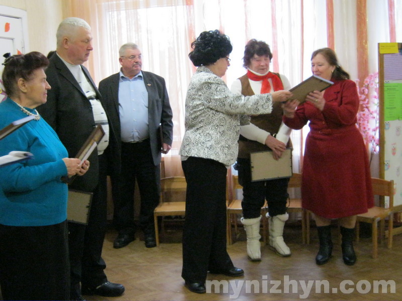 Зустріч у Ніжинському територіальному центрі, що об’єднала три покоління. Фото