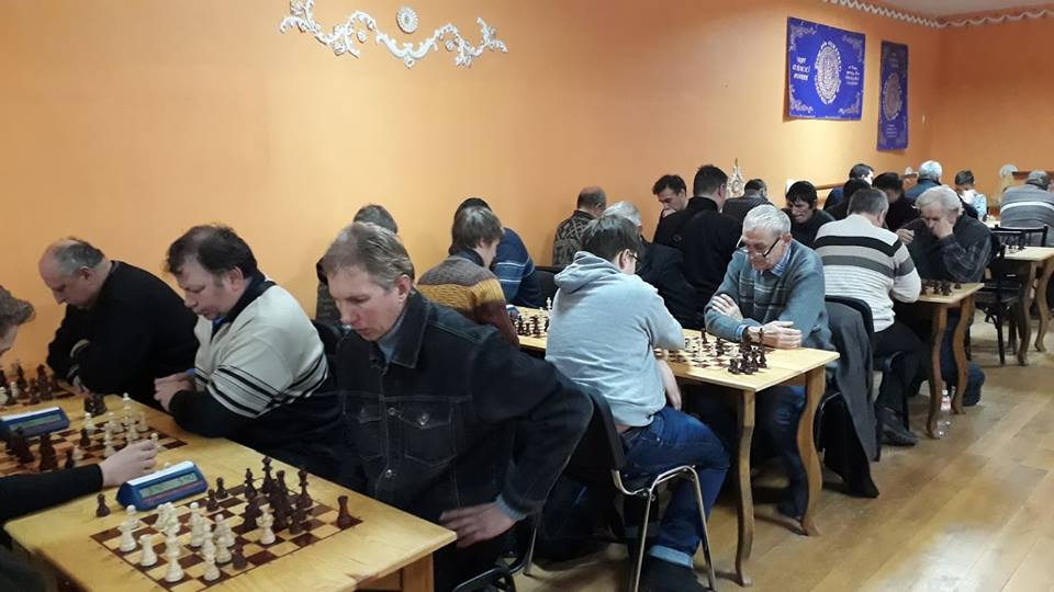 У Чернігові шахісти в командному чемпіонаті боролися за грошовий приз (Фото)