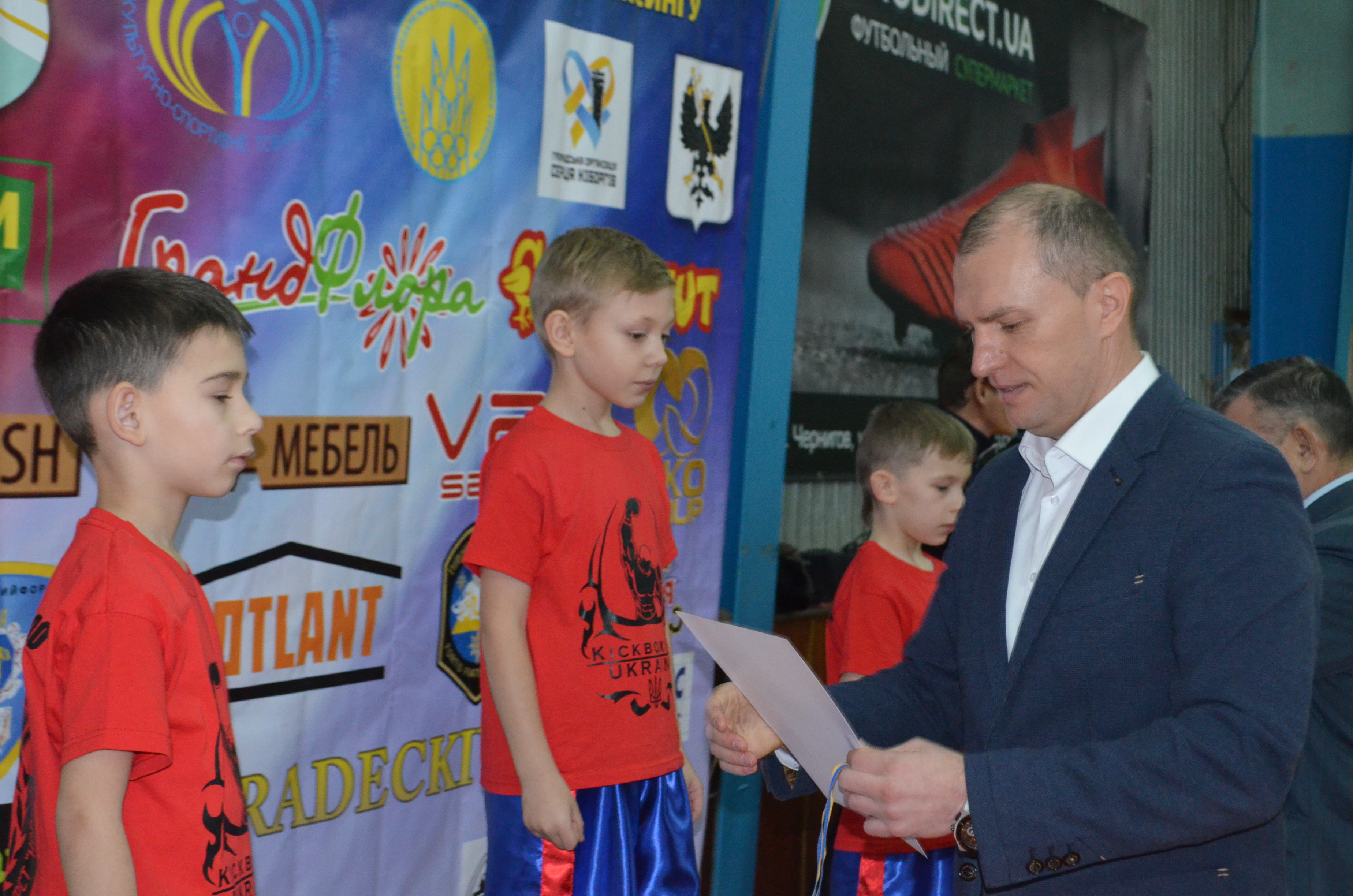 До Чернігова з’їхались майже 160 кікбоксерів