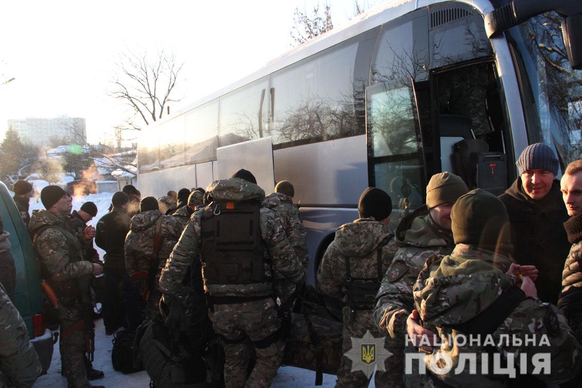 На Донбас вирушив зведений загін поліції Чернігівщини