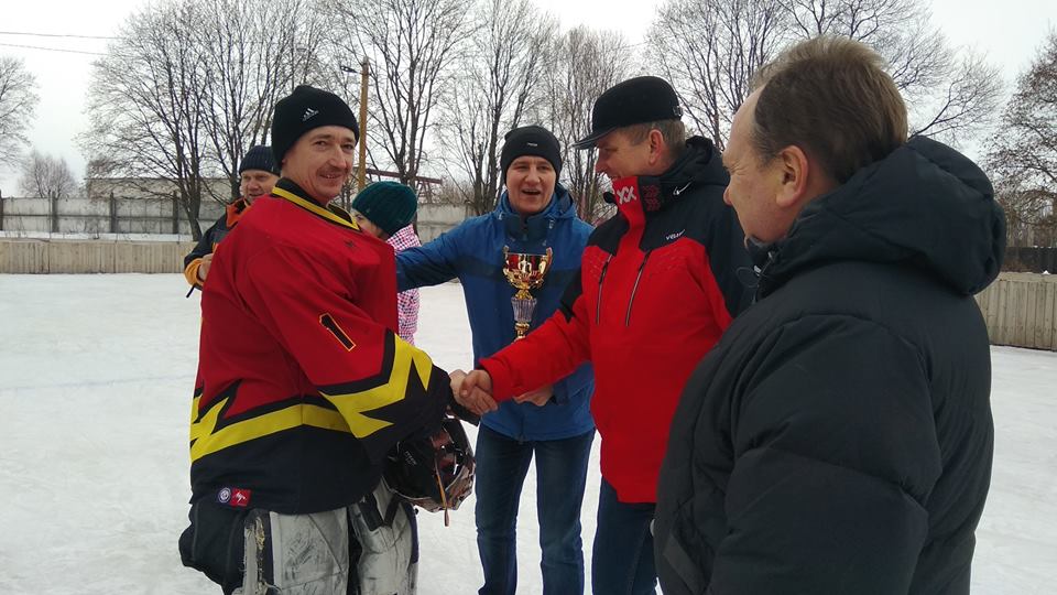 Хокеїсти Сосниці та Мени провели товариський матч (Фото)