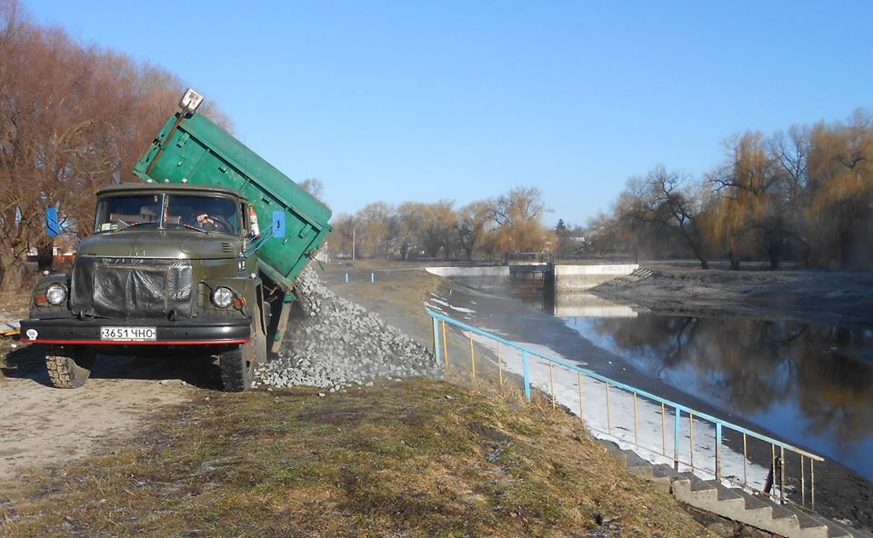 Як у Ніжині намагаються привести до ладу Остер