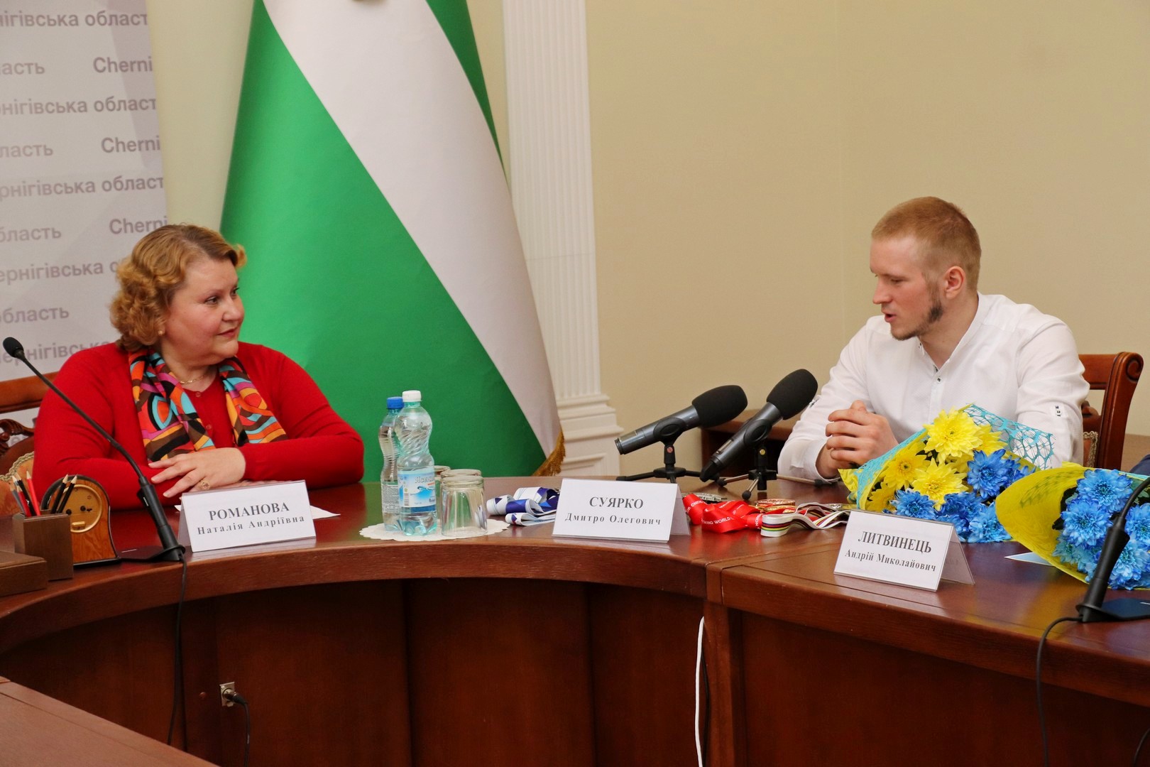 Як спортсмена з Ніжинщини, чемпіона світу із зимових видів спорту вітали у Чернігівській ОДА