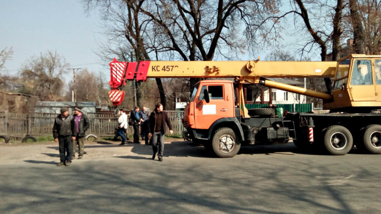 Ніжинці врятували багатовіковий дуб, який хотіли спиляти без дозвільних документів