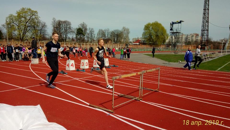 Перемоги наших юних спортсменів на чемпіонаті області. Фото