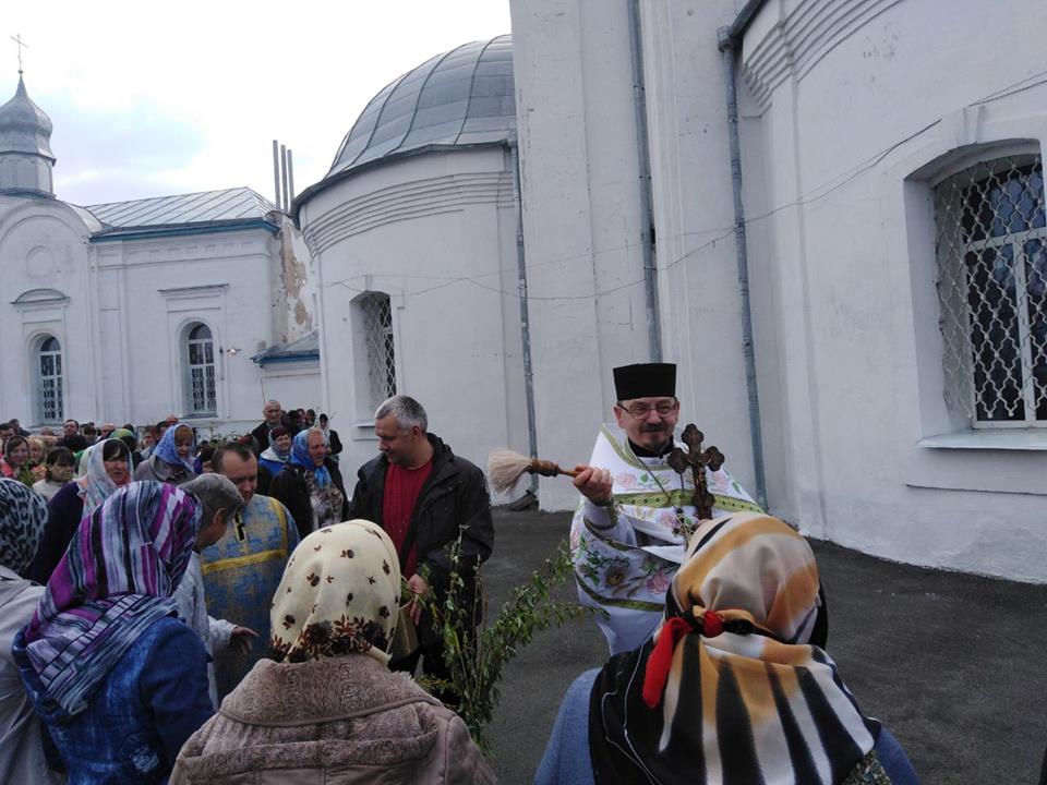 Як ніжинці освячували вербу. Фото