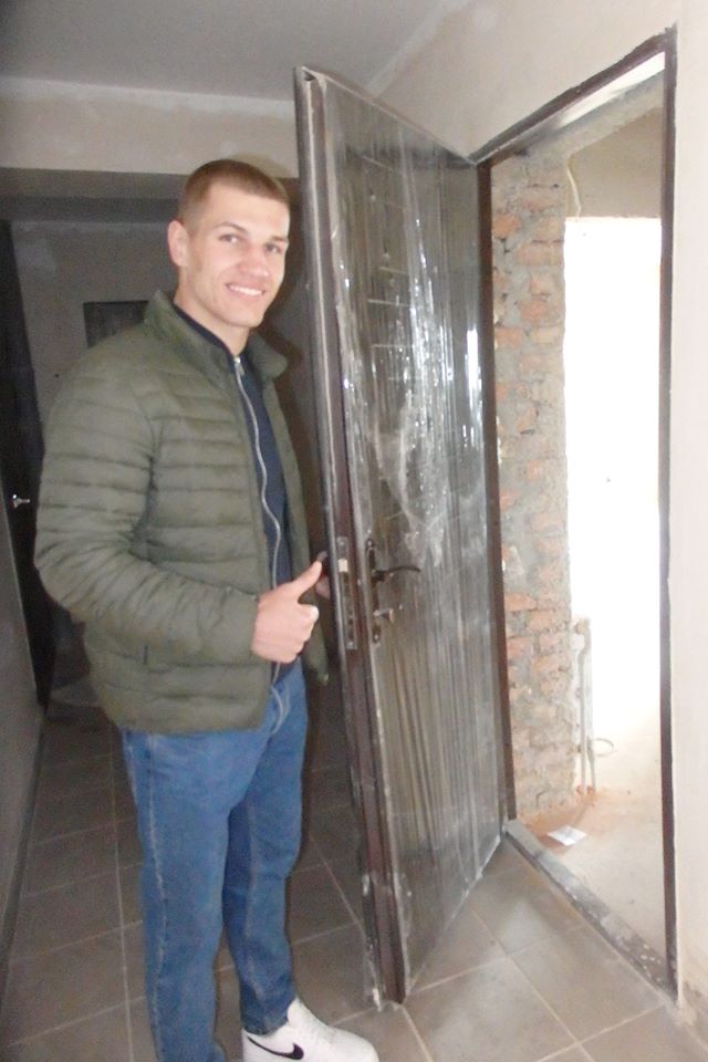 Квартира для чемпіона: Петро Іванов готується до новосілля