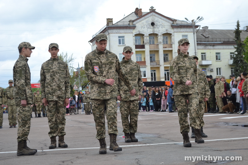 На площі вітали переможців міського етапу військово-патріотичної гри «Джура»