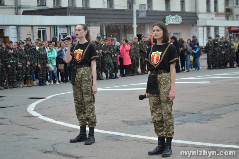 На площі вітали переможців міського етапу військово-патріотичної гри «Джура»