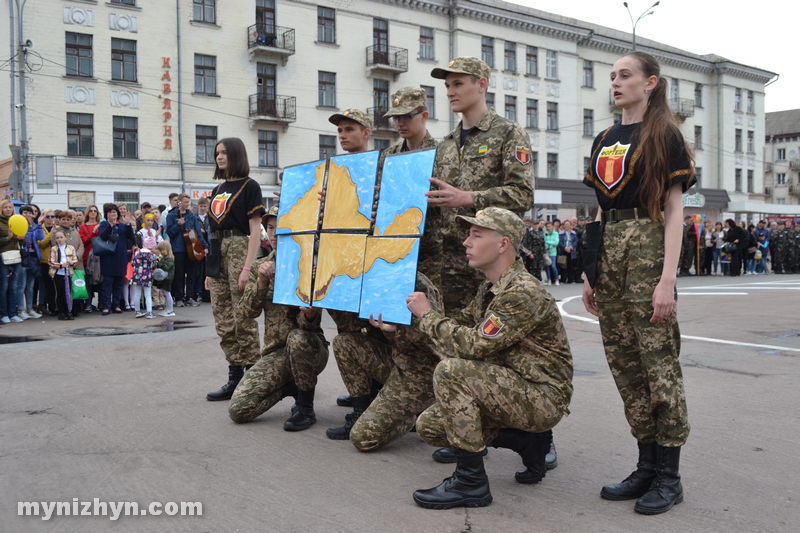 На площі вітали переможців міського етапу військово-патріотичної гри «Джура»