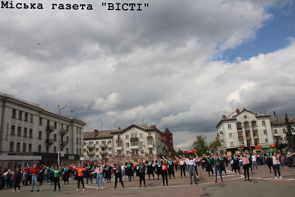 Як ніжинська молодь запалювала на «Майдан’s». Фото