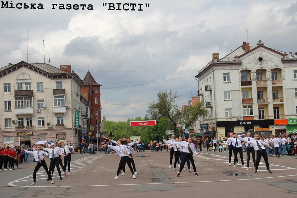 Як ніжинська молодь запалювала на «Майдан’s». Фото