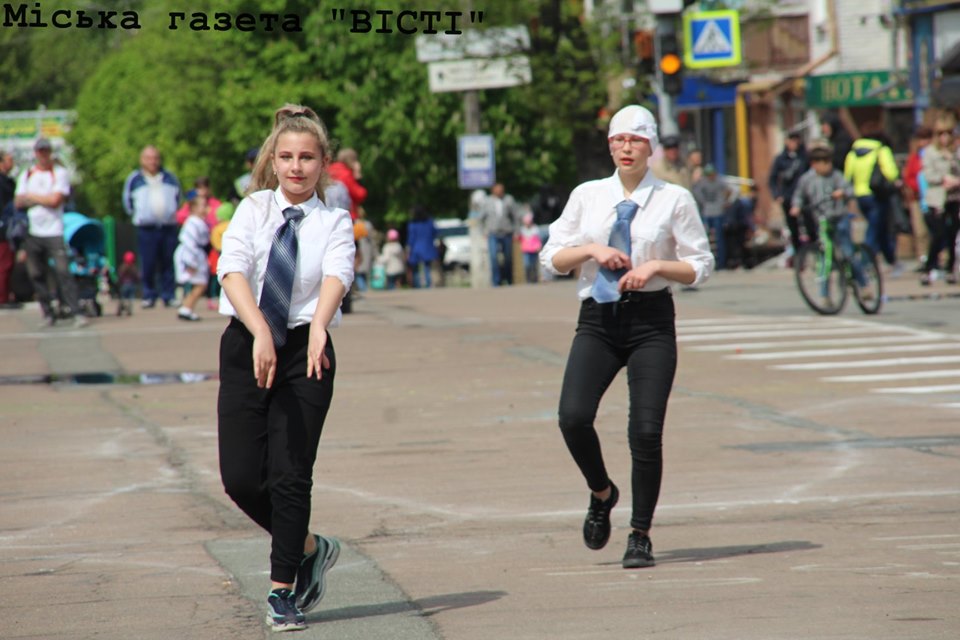 Як ніжинська молодь запалювала на «Майдан’s». Фото