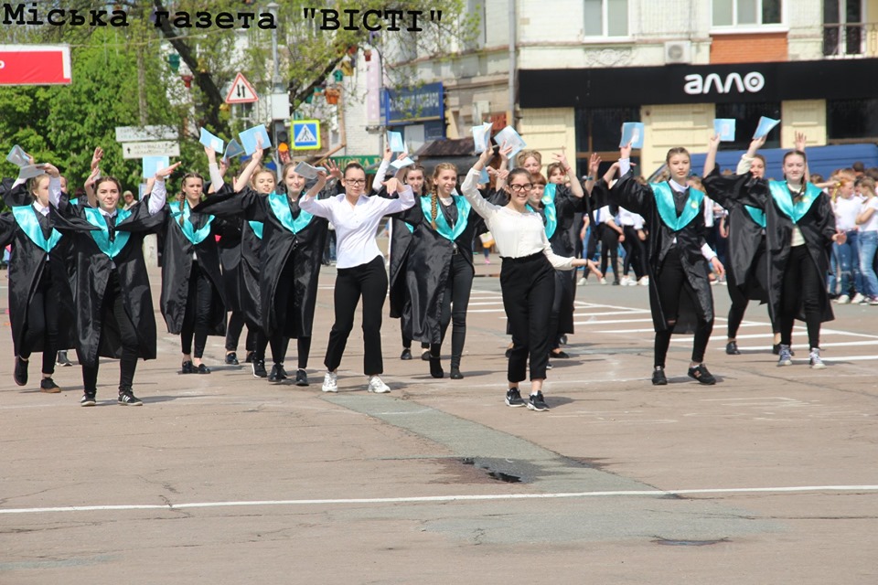 Як ніжинська молодь запалювала на «Майдан’s». Фото