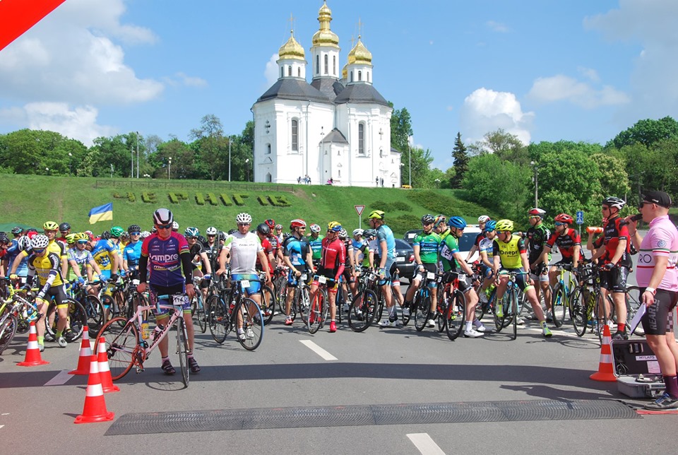 Дорогами Чернігівщини пройшов відкритий кубок із велоспорту на шосе (Фото)