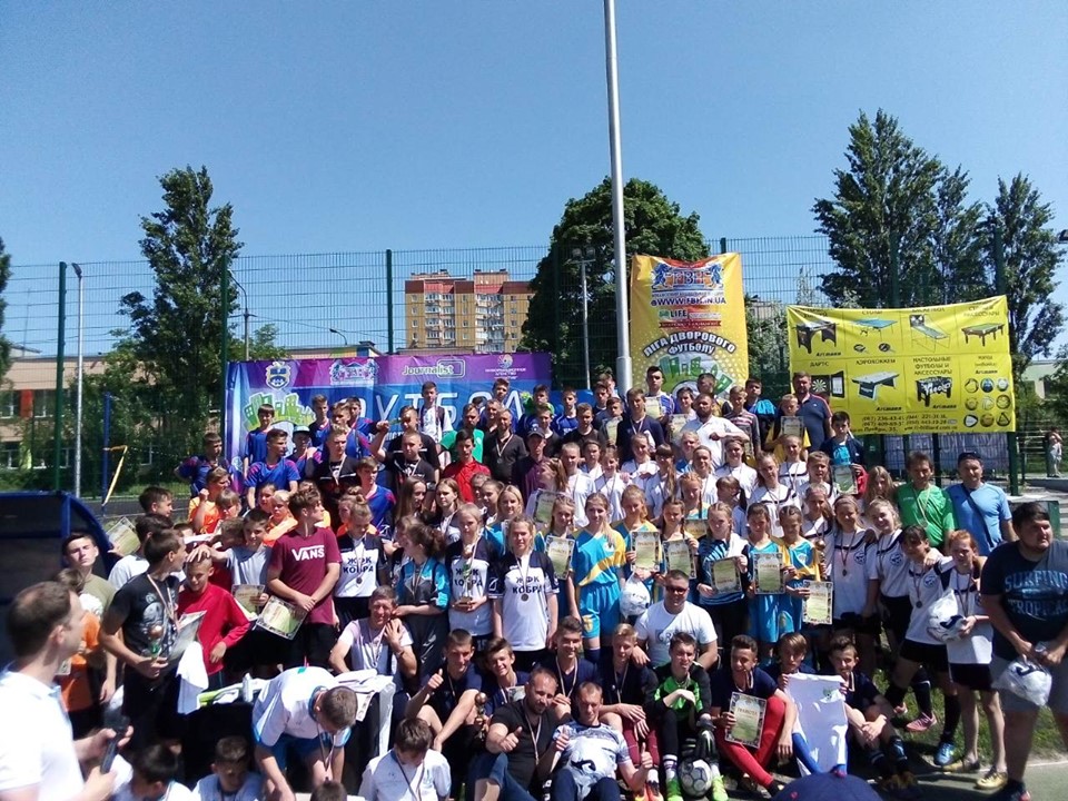 Чернігів представили на всеукраїнському турнірі з дворового футболу