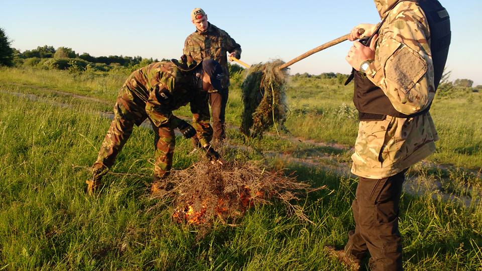 Активісти виявили і знищили браконьєрські сітки на річці Остер