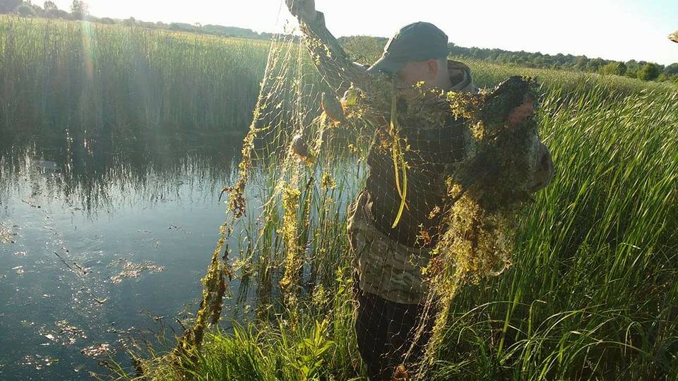 Активісти виявили і знищили браконьєрські сітки на річці Остер