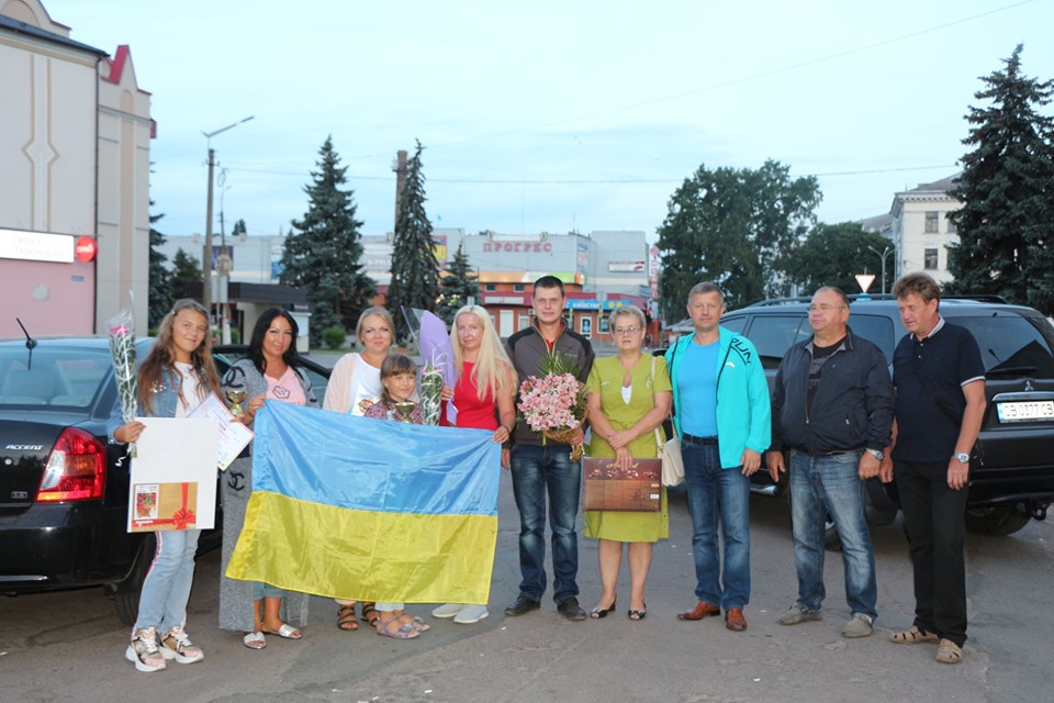 У Ніжині зустріли дівчат, які привезли перемогу з Туреччини (Фото)