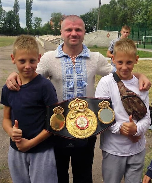 Історія двох ніжинських близнюків-боксерів