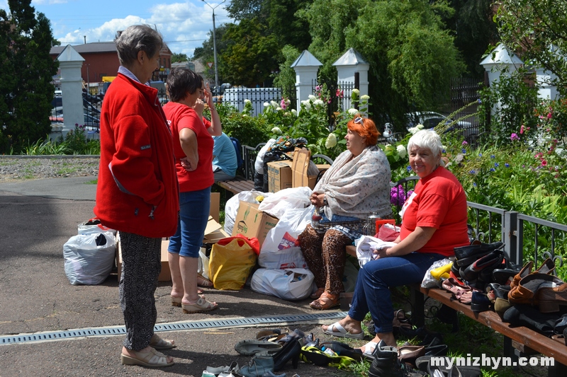 Благодійний ярмарок у Покровській церкві. Фото