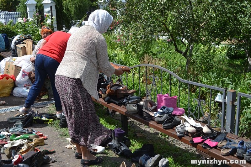 Благодійний ярмарок у Покровській церкві. Фото