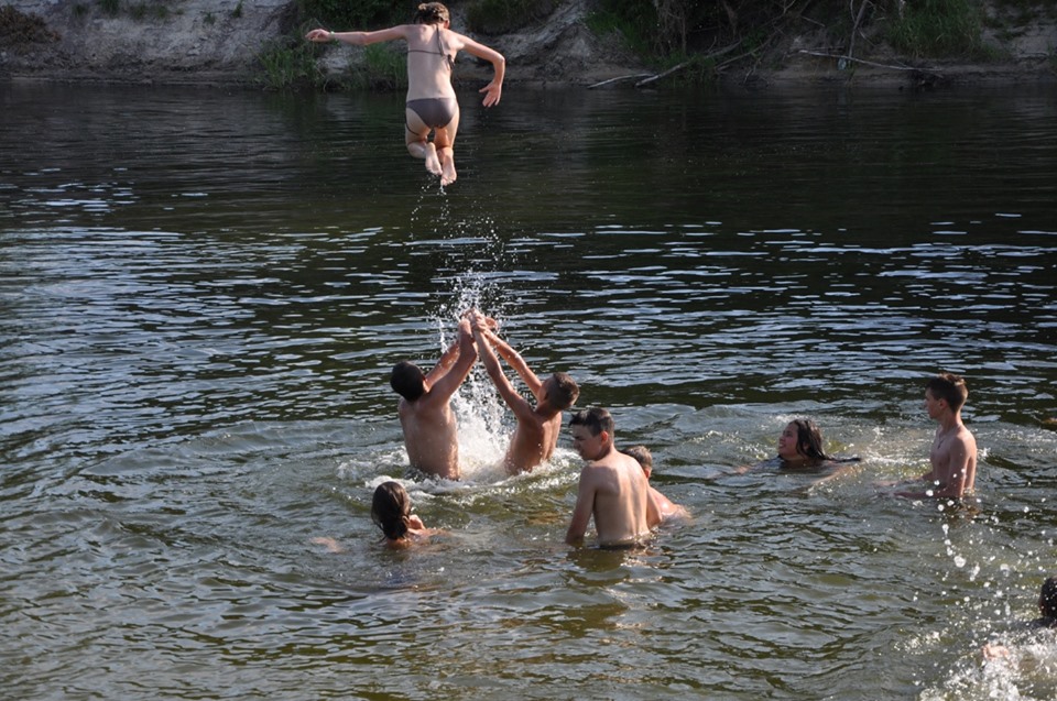 Як юні ніжинські туристи подорожували Сеймом та Десною. Фото