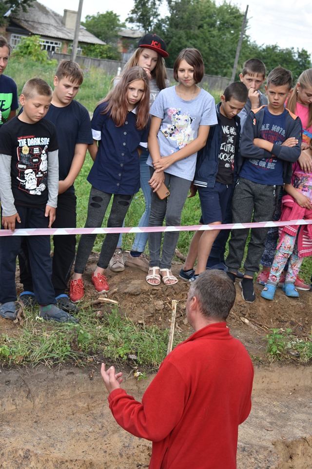 Мандри у часі від ніжинських археологів