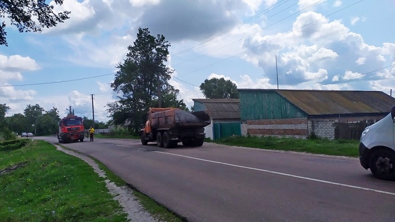 На автошляху Чернігів-Ніжин-Прилуки-Пирятин працюють струменеві машини